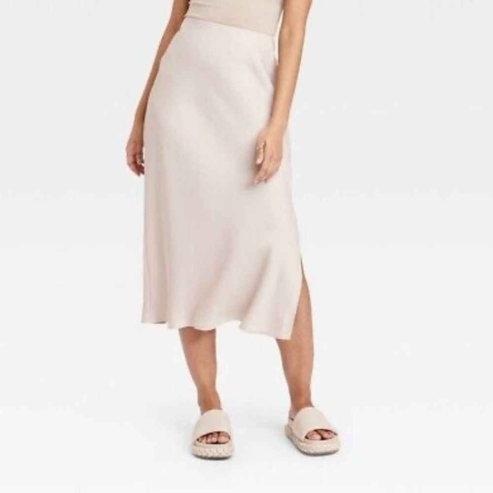 NWT A New Day Silky Satin Side Slit Skirt Size Medium